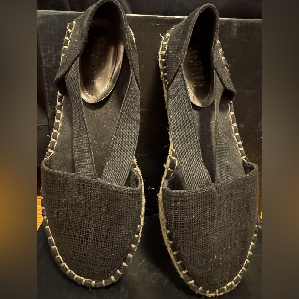 Reaction Kenneth Cole Espadrilles